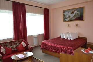 Гостиница Яхонт Владивосток Superior Studio, 1 Bedroom, Accessible (Double Bed And Sofa)-1